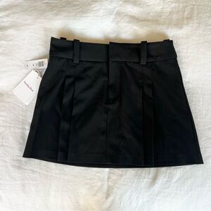 Brand New Never Worn Sunday Best Aritzia Rider Skirt in Black - Size 2
